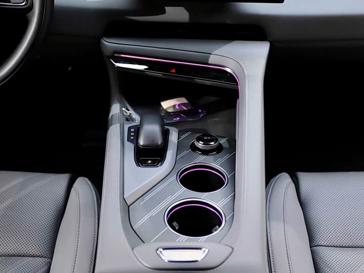 Фото 20 - Zeekr 001