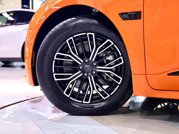 Фото 8 - Zeekr 001