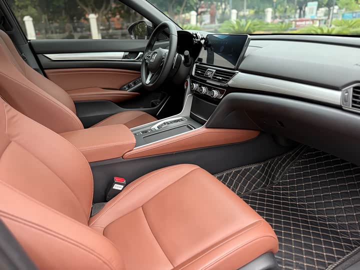 Фото 11 - Honda Inspire