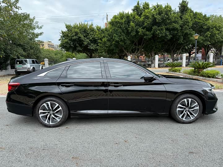 Фото 12 - Honda Inspire