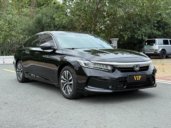 Фото 3 - Honda Inspire