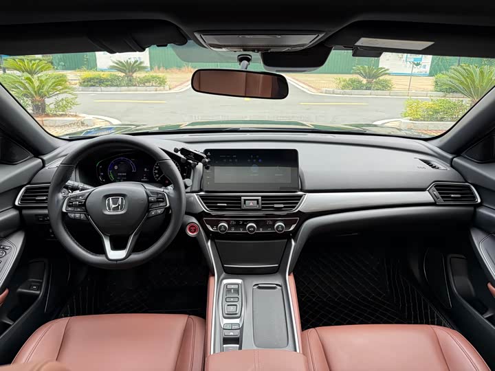 Фото 5 - Honda Inspire