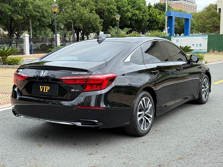 Фото 9 - Honda Inspire