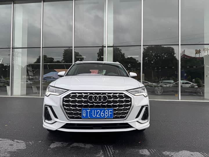 Фото 2 - Audi Q3