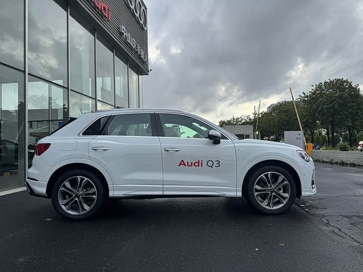 Фото 4 - Audi Q3