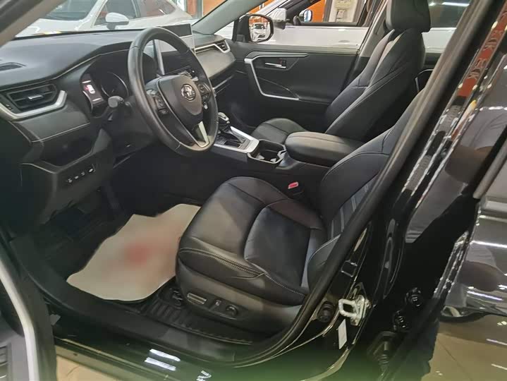 Фото 11 - Toyota Wildlander