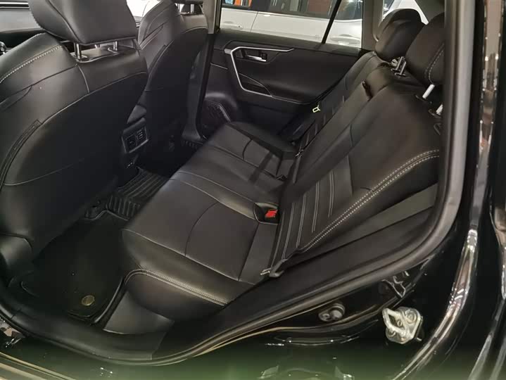 Фото 12 - Toyota Wildlander