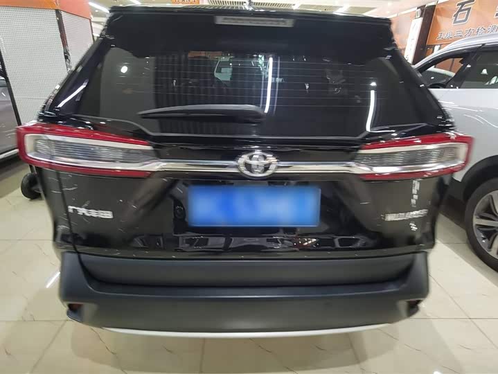 Фото 7 - Toyota Wildlander