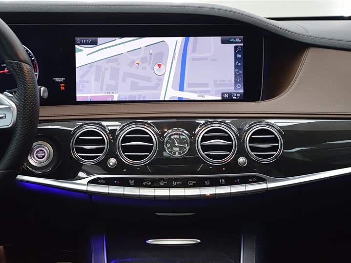 Фото 15 - Mercedes-Benz S-Class