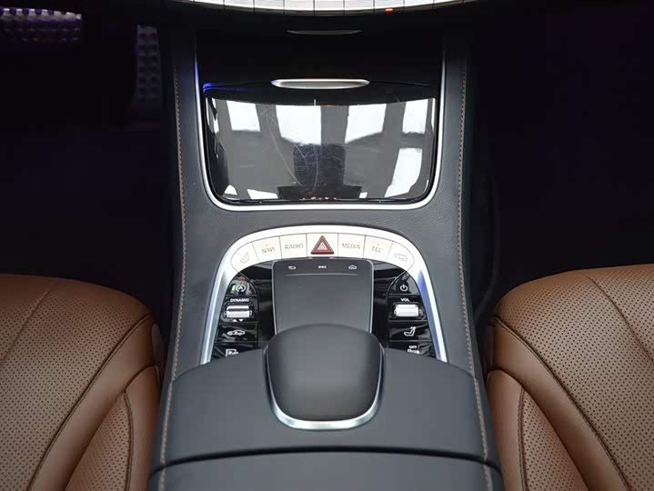 Фото 17 - Mercedes-Benz S-Class