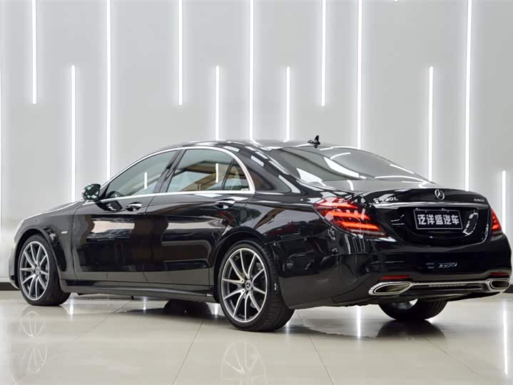 Фото 19 - Mercedes-Benz S-Class