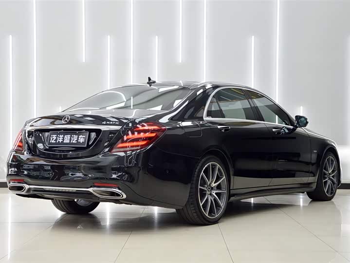 Фото 20 - Mercedes-Benz S-Class