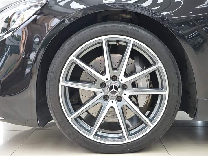 Фото 5 - Mercedes-Benz S-Class