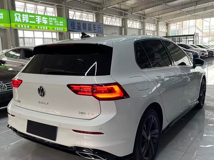 Фото 5 - Volkswagen Golf