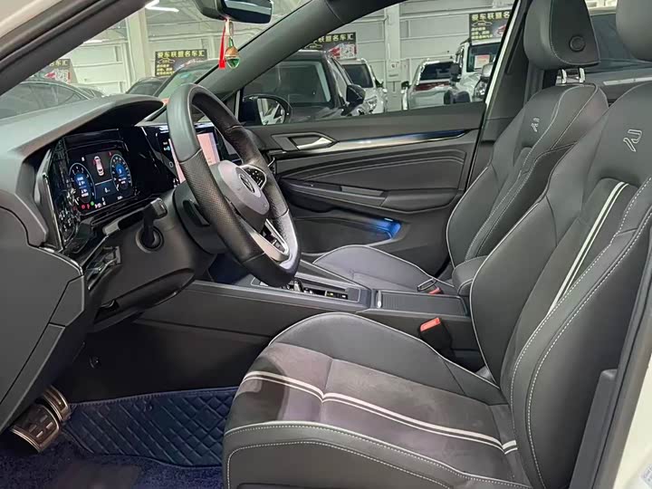 Фото 8 - Volkswagen Golf