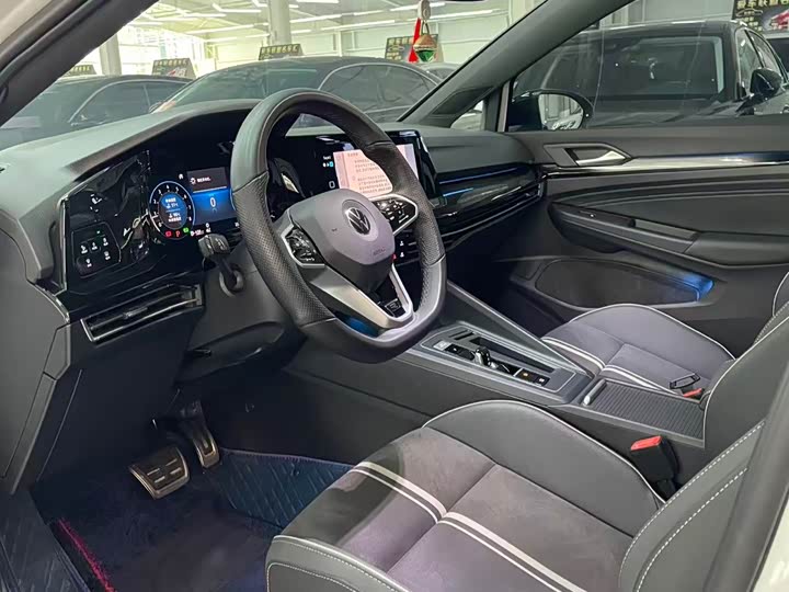 Фото 9 - Volkswagen Golf