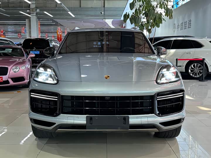 Фото 2 - Porsche Cayenne