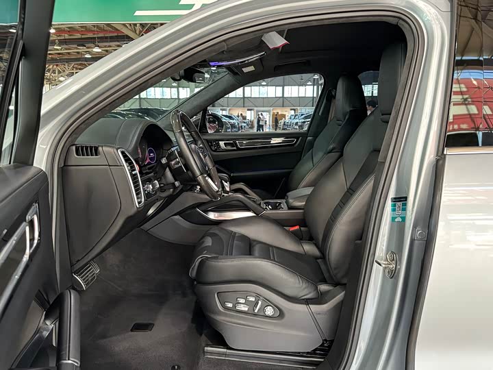 Фото 9 - Porsche Cayenne