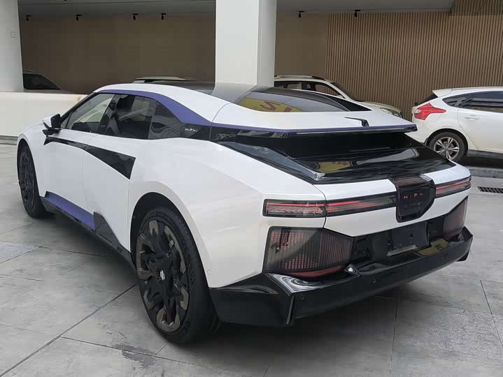 Фото 6 - HiPhi Z