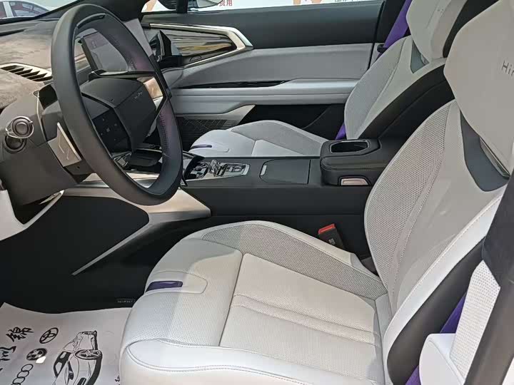 Фото 7 - HiPhi Z