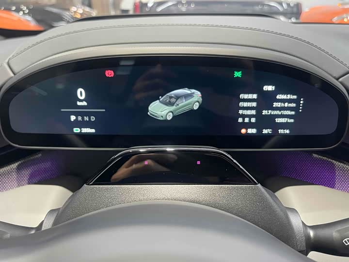 Фото 10 - Zeekr 001