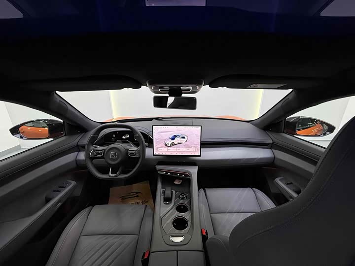 Фото 11 - Zeekr 001