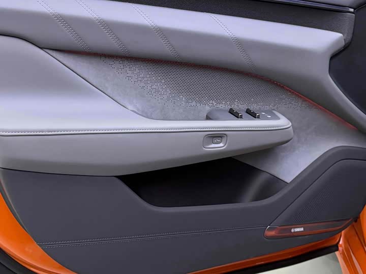 Фото 12 - Zeekr 001