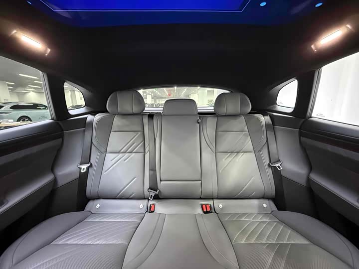 Фото 13 - Zeekr 001