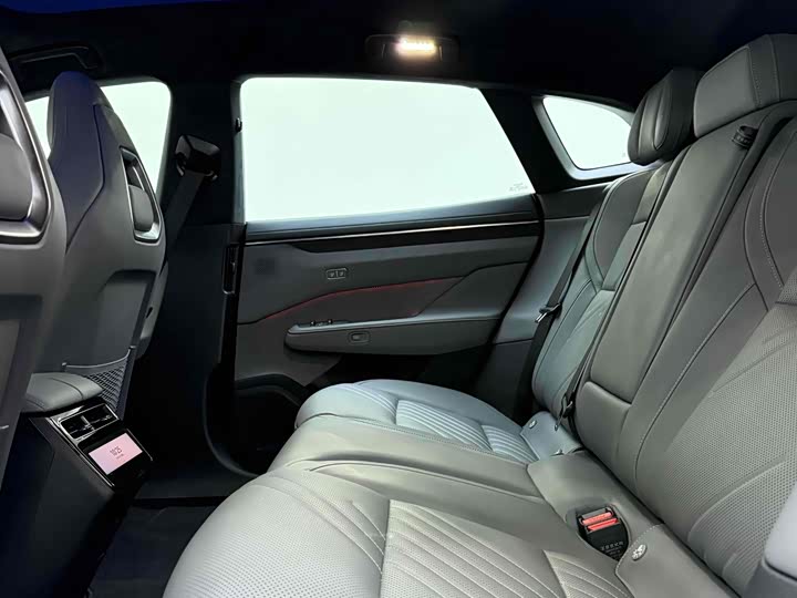 Фото 7 - Zeekr 001