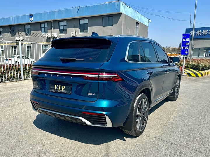 Фото 10 - Geely Monjaro