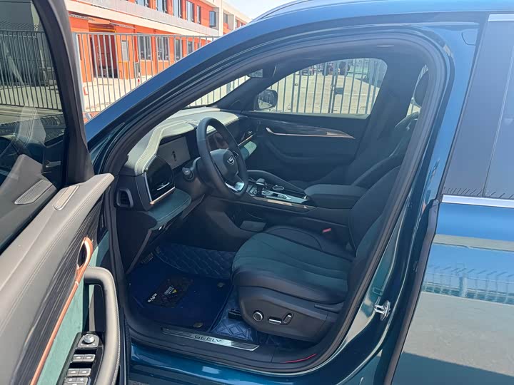 Фото 7 - Geely Monjaro