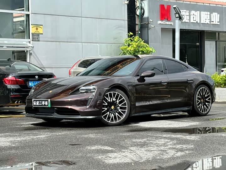 Фото 1 - Porsche Taycan