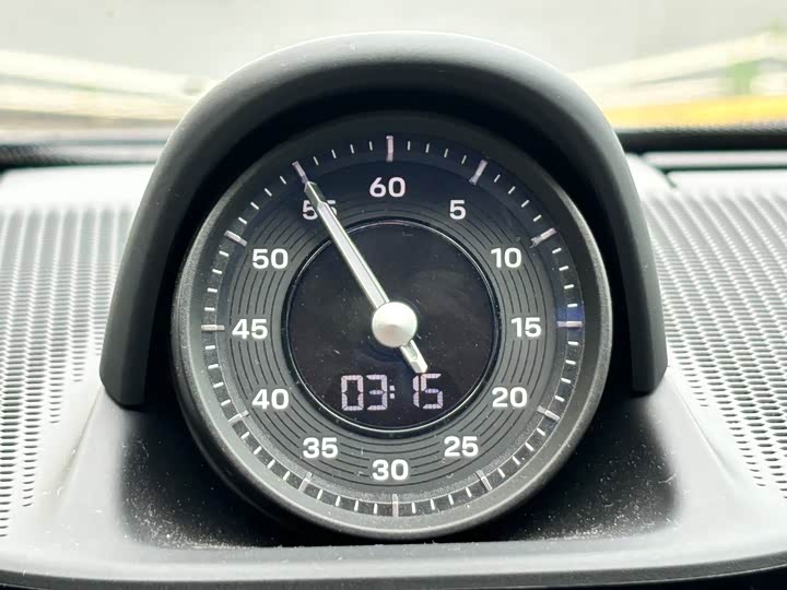 Фото 21 - Porsche Taycan