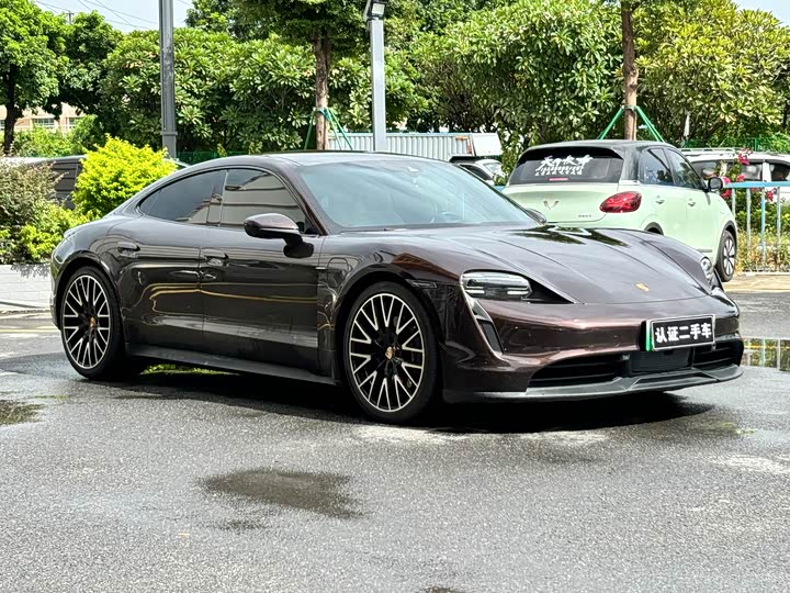 Фото 3 - Porsche Taycan