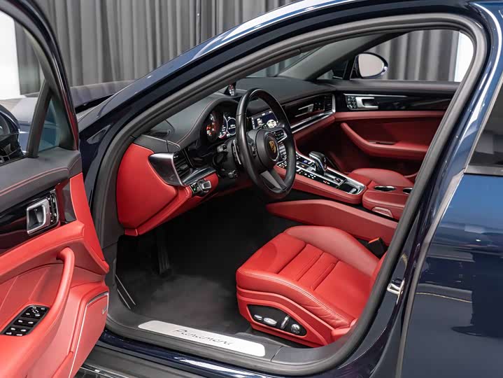 Фото 16 - Porsche Panamera