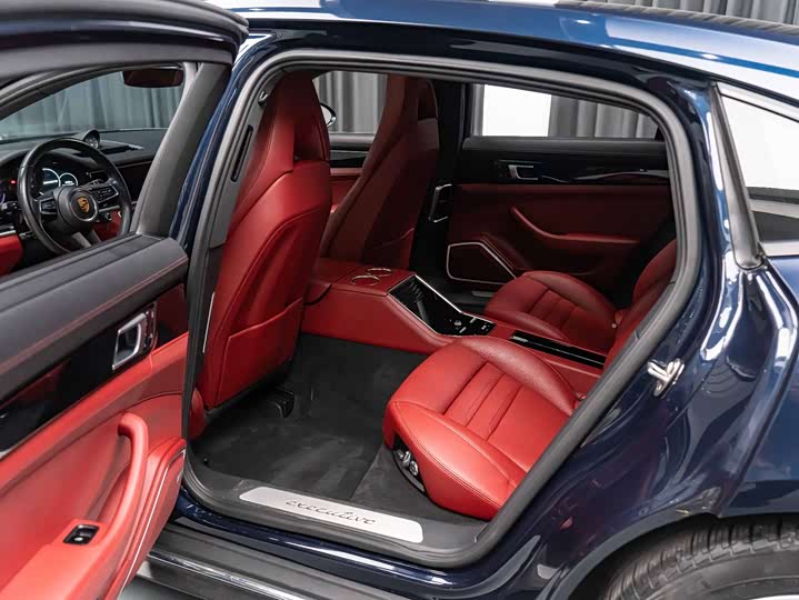 Фото 17 - Porsche Panamera