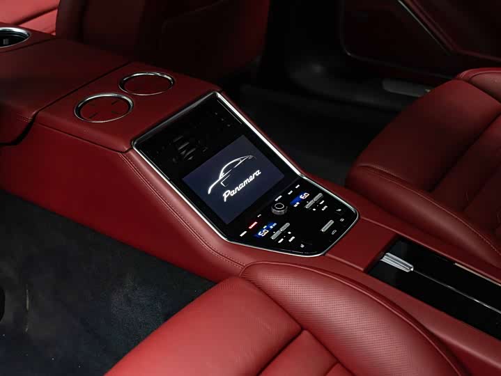 Фото 18 - Porsche Panamera