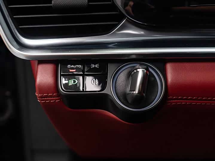 Фото 26 - Porsche Panamera