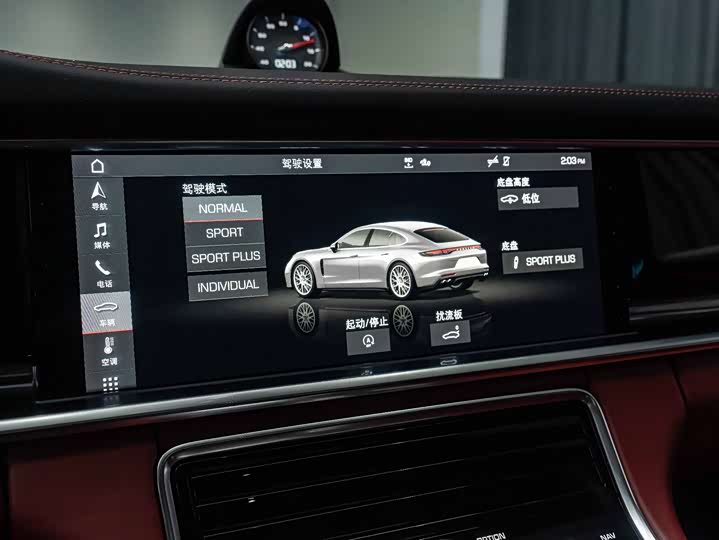 Фото 29 - Porsche Panamera