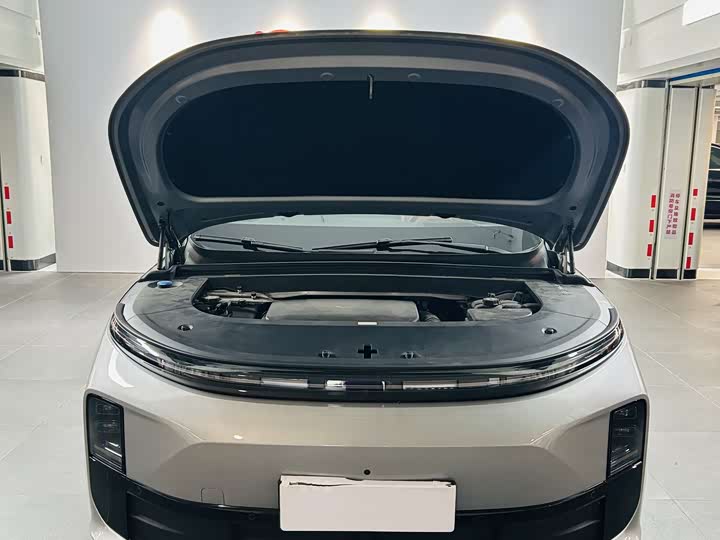 Фото 18 - LiXiang L6