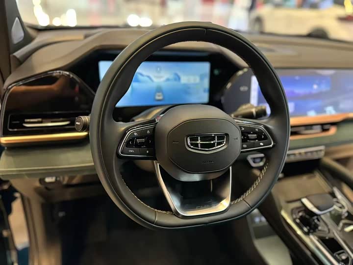 Фото 13 - Geely Monjaro