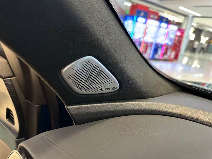 Фото 17 - Geely Monjaro