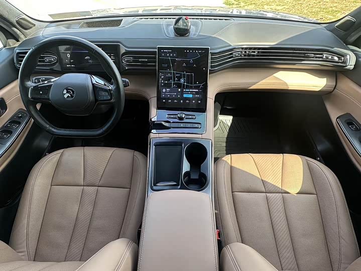 Фото 10 - Nio ES8