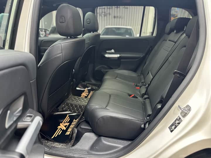 Фото 8 - Mercedes-Benz GLB-Class