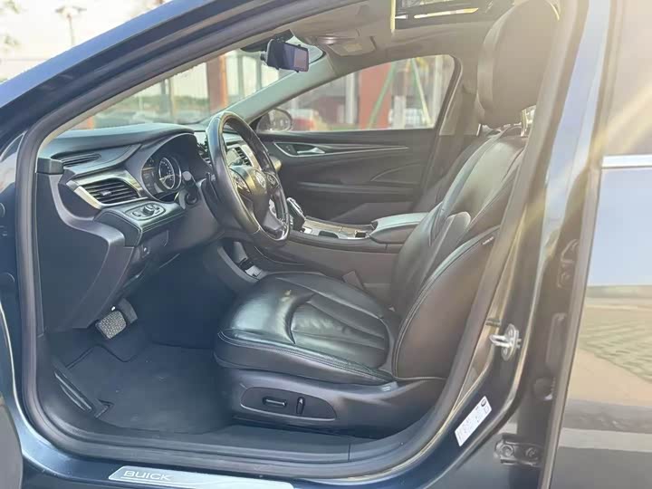 Фото 5 - Buick LaCrosse