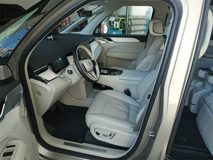 Volvo EM90 2025 2025款 Ultra 六座