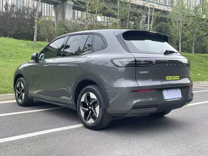 Фото 7 - Geely Galaxy E5