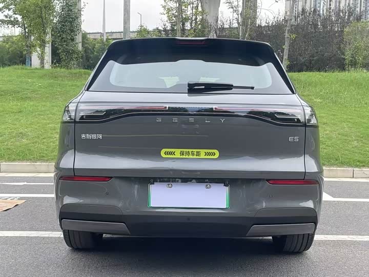 Фото 8 - Geely Galaxy E5