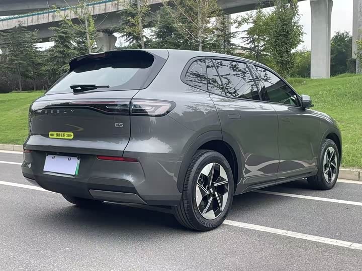 Фото 9 - Geely Galaxy E5