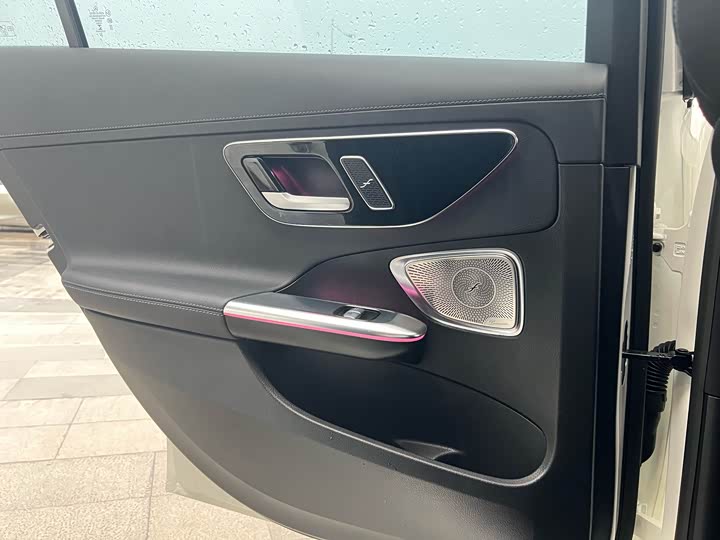 Фото 18 - Mercedes-Benz C-Class